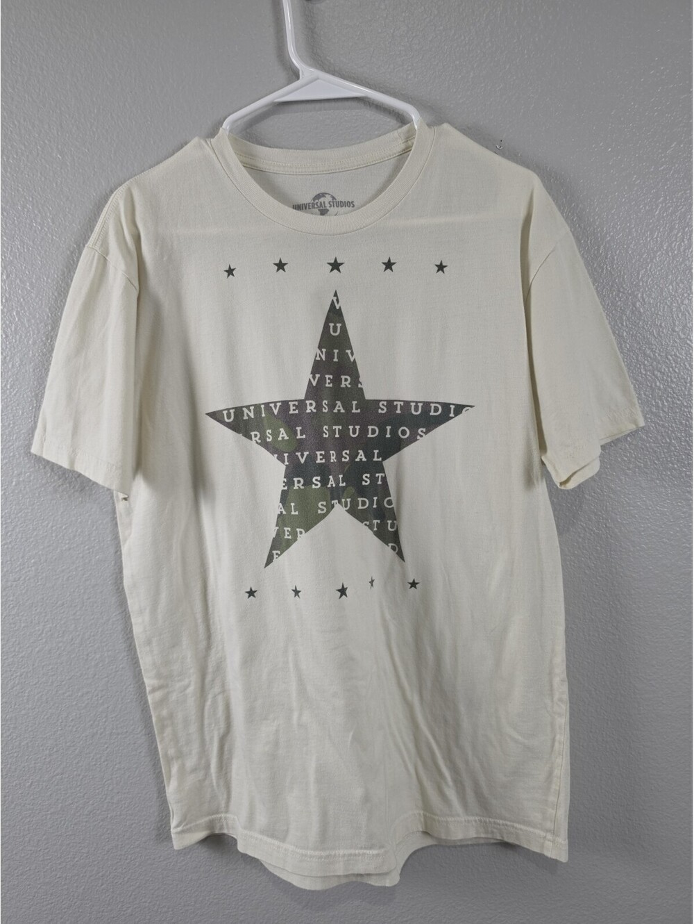 Universal Studios Size Large Cream T-shirt Park Shirt Theme Park Theme Park